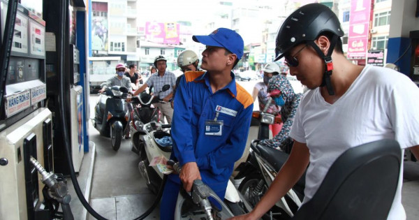 Thấp thỏm với biến động giá xăng, dầu