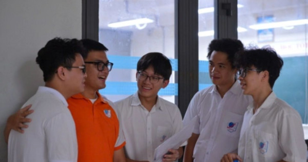 Một kỳ thi, nhiều khoảng lặng
