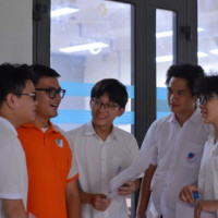 Một kỳ thi, nhiều khoảng lặng