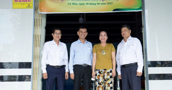 PVCFC chung tay cùng Cà Mau xây dựng nông thôn mới: Xóa nhà tạm, thắp sáng miền quê