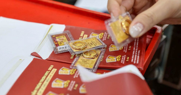 Giá vàng ngày 4/7/2025: SJC bật tăng, vượt mốc 121 triệu đồng/lượng