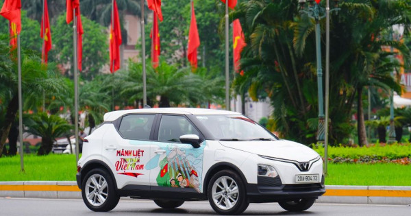 Khách mua ô tô điện VinFast sung sướng khi chi phí nuôi xe hàng tháng chỉ là tiền rửa xe