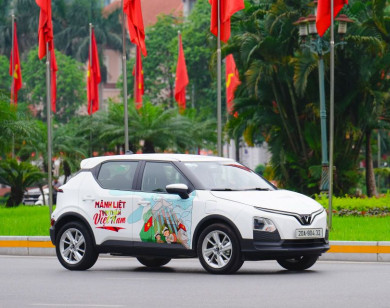 Khách mua ô tô điện VinFast sung sướng khi chi phí nuôi xe hàng tháng chỉ là tiền rửa xe