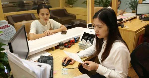 Áp lực tăng lãi suất huy động
