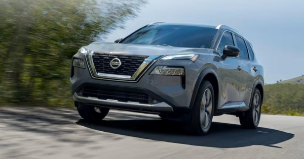 Nissan triệu hồi gần nửa triệu xe tại Mỹ do lỗi động cơ
