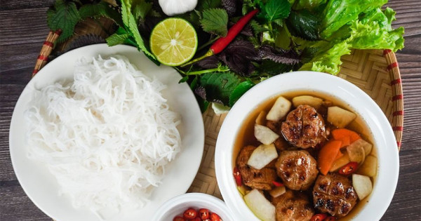 Bữa sáng ăn xôi, bún, phở có thực sự tốt cho sức khỏe?