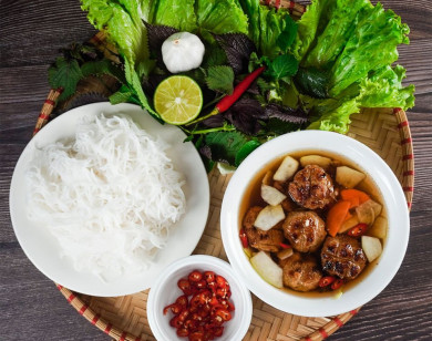 Bữa sáng ăn xôi, bún, phở có thực sự tốt cho sức khỏe?