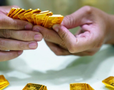 Mua, bán vàng có giá trị 20 triệu/ngày bắt buộc phải chuyển khoản