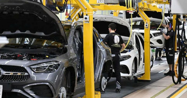 Ngành ô tô toàn cầu đối mặt cuộc khủng hoảng mới
