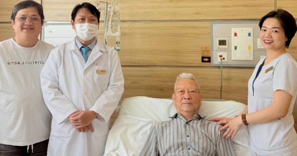 Đưa y tế chất lượng cao về địa phương: Vinmec Nha Trang tiên phong phẫu thuật ung thư nội soi cho bệnh nhân lớn tuổi
