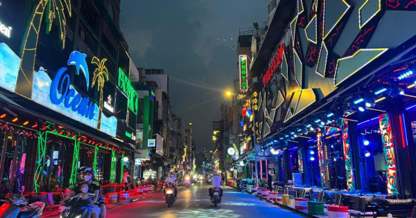 TP Hồ Chí Minh lọt top "20 điểm đến sắc màu rực rỡ nhất thế giới"