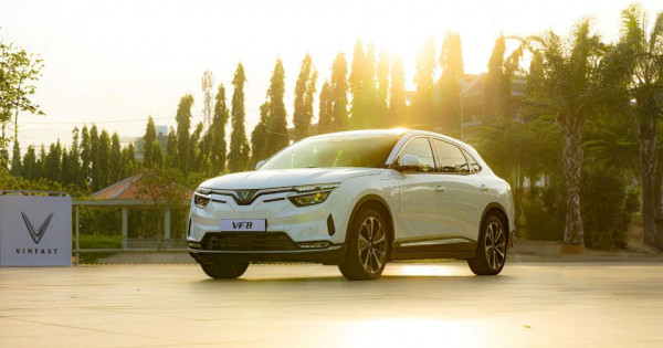 Chủ xe VF 8: Cơ hội tiết kiệm tới 168 triệu đồng, không mua bây giờ thì “tiếc ngẩn ngơ”
