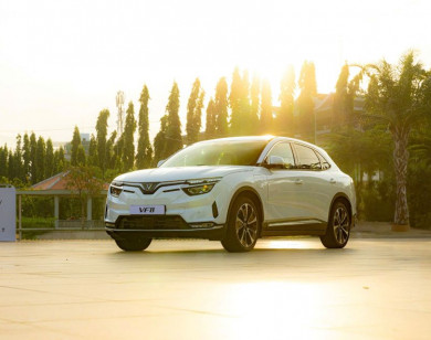 Chủ xe VF 8: Cơ hội tiết kiệm tới 168 triệu đồng, không mua bây giờ thì “tiếc ngẩn ngơ”
