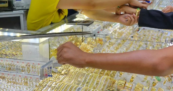 Chờ sửa Nghị định 24, thị trường vàng vẫn âm ỉ sốt