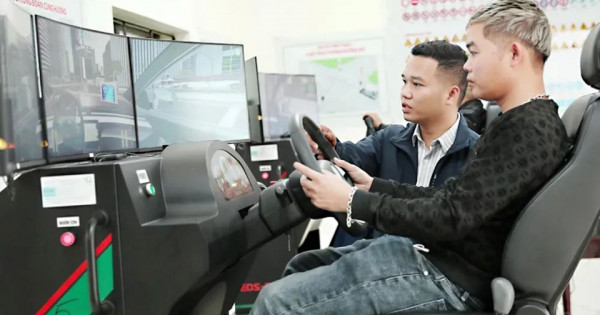Cấp bách giải quyết hàng chục nghìn hồ sơ chờ sát hạch bằng lái xe