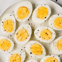 Dấu hiệu nhận biết trứng luộc bị hư