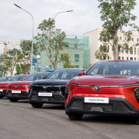 Mua VinFast Limo Green về chạy dịch vụ, tài xế nhận xét: Thực tế đẹp hơn trong ảnh, rộng rãi hơn các đối thủ cùng tầm tiền