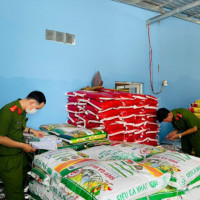 Cà Mau tạm giữ 77 tấn phân bón, chế phẩm nuôi thủy sản không rõ nguồn gốc