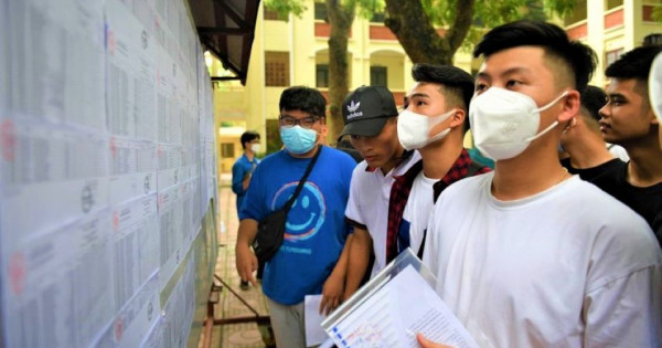 Thí sinh cần làm gì sau khi biết điểm chuẩn đại học 2025?