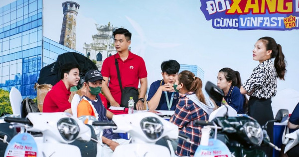 Khách hàng “đổi xăng lấy điện”: Đã có Evo200 Lite nhưng vẫn mua thêm Feliz Neo vì thấy tốt và tiện