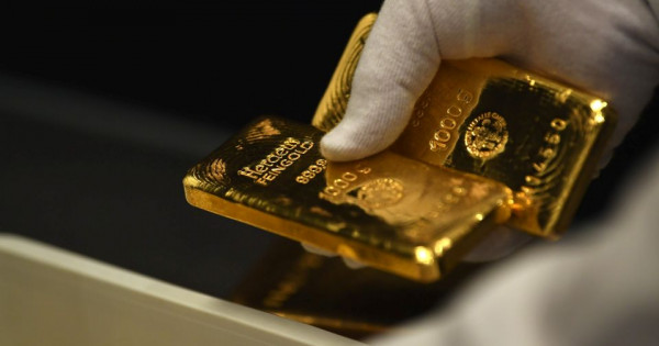 Giá vàng ngày 22/8/2025: Vàng thế giới giảm nhẹ, SJC tạo kỷ lục mới