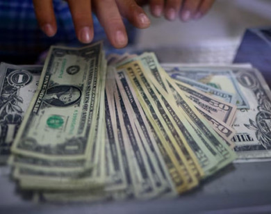 Giá ngoại tệ ngày 22/8/2025: USD bật tăng mạnh 