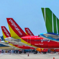 Giá vé máy bay chặng TP Hồ Chí Minh - Hà Nội bất ngờ giảm hàng triệu đồng/vé
