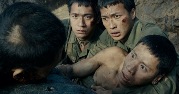Sau ngày đầu công chiếu “Mưa đỏ” lập kỷ lục, thu hơn 50 tỷ đồng