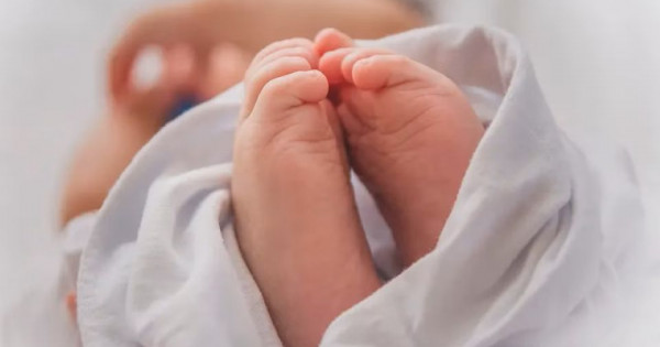 Phụ nữ sinh đủ 2 con trước 35 tuổi được hỗ trợ 5 triệu đồng