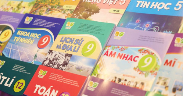 Phụ huynh cần lưu ý điều gì để tránh mua phải sách giáo khoa giả?
