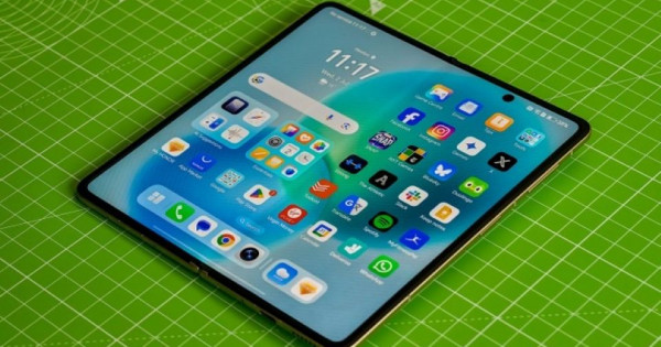 Honor ra mắt điện thoại gập mỏng nhất thế giới tại Châu Âu