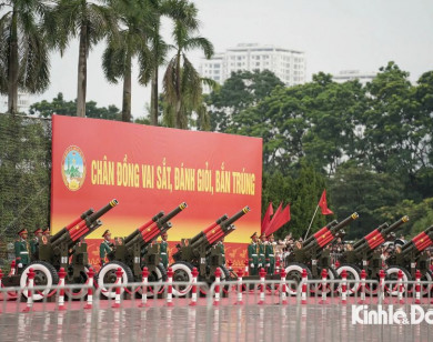 21 loạt pháo lễ đồng loạt khai hoả trong lễ tổng duyệt cấp Nhà nước kỷ niệm 80 năm Quốc khánh 2/9