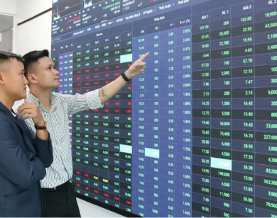Chứng khoán Việt Nam: Kỳ vọng cú hích tăng trưởng cuối năm