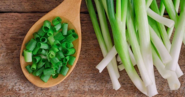 Mẹo chọn hành lá an toàn khi đi chợ