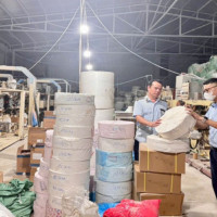 Triệt phá cơ sở sản xuất, kinh doanh bỉm trẻ em, băng vệ sinh giả mạo nhãn hiệu nổi tiếng