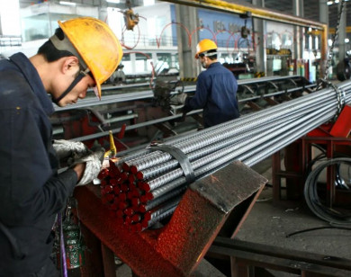 Giá thép xây dựng đồng loạt tăng: Thêm gánh nặng với người dân và thị trường bất động sản