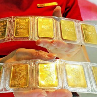 Giá vàng ngày 13/9/2025: Vàng trong nước tiếp tục hạ nhiệt