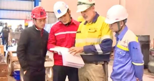 Doanh nghiệp gặp khó khi gia hạn giấy phép lao động, Bộ Nội vụ nói gì?