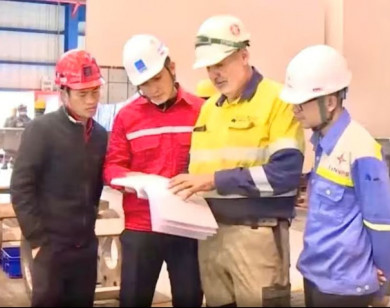 Doanh nghiệp gặp khó khi gia hạn giấy phép lao động, Bộ Nội vụ nói gì?
