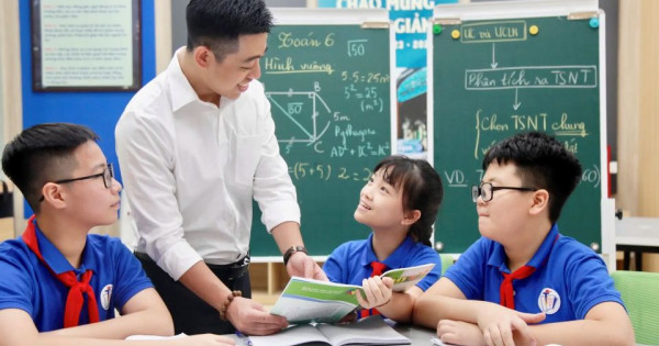 Toàn dân phấn khởi khi thống nhất một bộ sách giáo khoa từ năm học tới