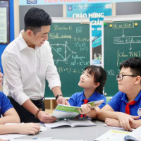Toàn dân phấn khởi khi thống nhất một bộ sách giáo khoa từ năm học tới