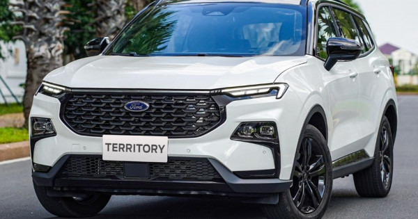 Thu hồi xe ôtô Ford Territory 2023 để kiểm tra, gia cố giá đỡ trụ lái