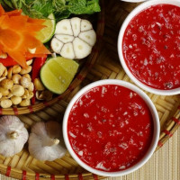 Món tiết canh lọt top 100 món ăn tệ nhất trên thế giới