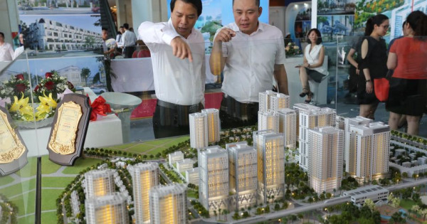 Tăng lãi suất tiền gửi ngân hàng: Những nguy cơ cho thị trường bất động sản