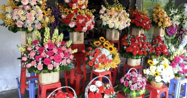 Đại hội đại biểu Đảng bộ TP Hồ Chí Minh lần thứ I không nhận quà tặng và hoa chúc mừng