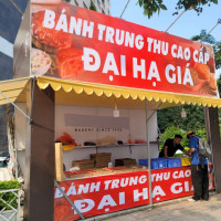 “Đại hạ giá” bánh Trung thu: Khi người bán nóng ruột, người mua lạnh lòng