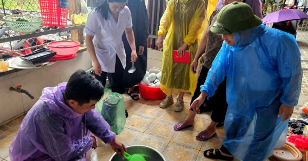 Bộ Y tế hướng dẫn chi tiết cách xử lý nước, vệ sinh môi trường sau thiên tai