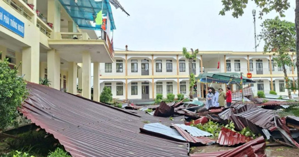 Khắc phục nhanh nhất các trường bị thiệt hại do bão lũ, sớm đưa học sinh đi học trở lại