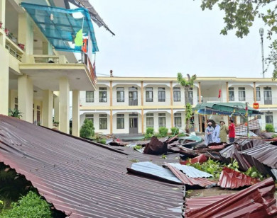 Khắc phục nhanh nhất các trường bị thiệt hại do bão lũ, sớm đưa học sinh đi học trở lại