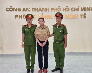 Khởi tố, bắt tạm giam DJ Ngân 98 về tội sản xuất, buôn bán hàng giả